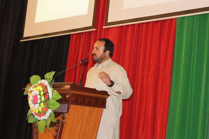  شیخ زاید پوهنتون کې د ملکي خدمتونو دندې ته څنګه ومنل شو تر عنوان لاندې د ور کشاپونو لړۍ پیل شوه