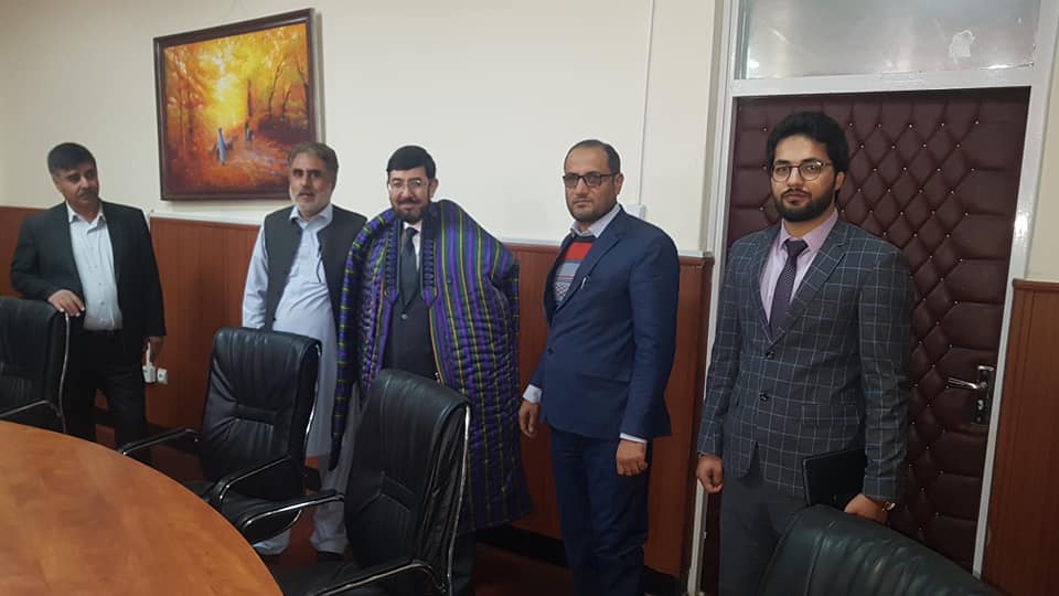 د شیخ زاید پوهنتون رهبري پلاوي د لوړو زده کړو محترم سرپرست وزیر سره د وزارت مقام کې لیدنه وکړه
