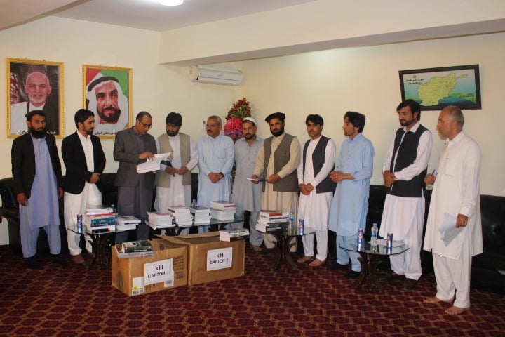 د شیخ زاید پوهنتون سره د ښار جوړونې او ځمکو ریاست لخوا د ۱۲۹ توکه کتابونو مرسته وشوه