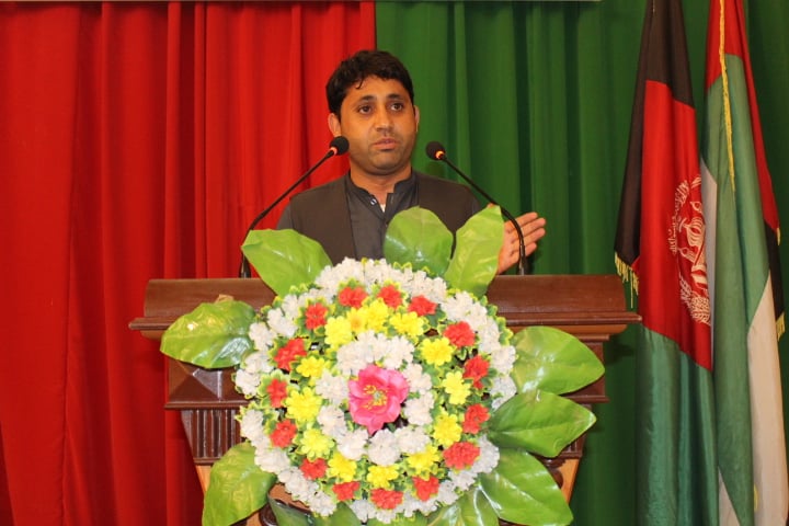  شیخ زاید پوهنتون کې د ملکي خدمتونو دندې ته څنګه ومنل شو تر عنوان لاندې د ور کشاپونو لړۍ پیل شوه